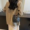 IELGY Diamond Chain Crossbody Drawstring Bucket Bag
