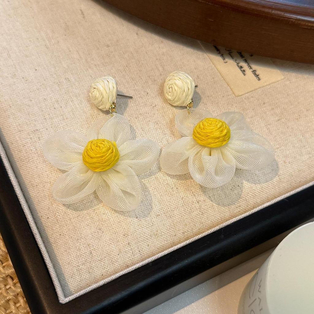 Colorful Raffia Tassel Flower Earrings – Fresh, Sweet Fashion Studs