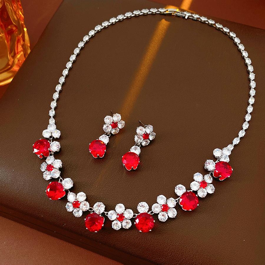 2 Pcs Elegant Zircon Flower Pendant Necklaes for Women Geometric Dangle Earrings Luxury Copper Jewelry Set for Party Wedding N