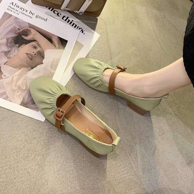 Square head single shoes women's pleated thick heel Mary Jane grandma shoes fashionable versatile word with comfortable fairy shoes gentle wind