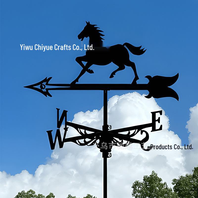 Weather Vane Ornament: Outdoor Wrought Iron Spray-Painted Roof Decoration Metal Craft