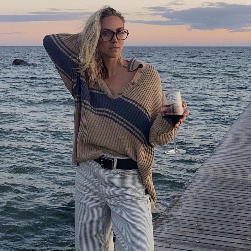 

Весна 2025 Ретро Цветной Блок Лацкан Трикотаж - Женский Свободный Приталенный Универсальный Свитер L кофейный