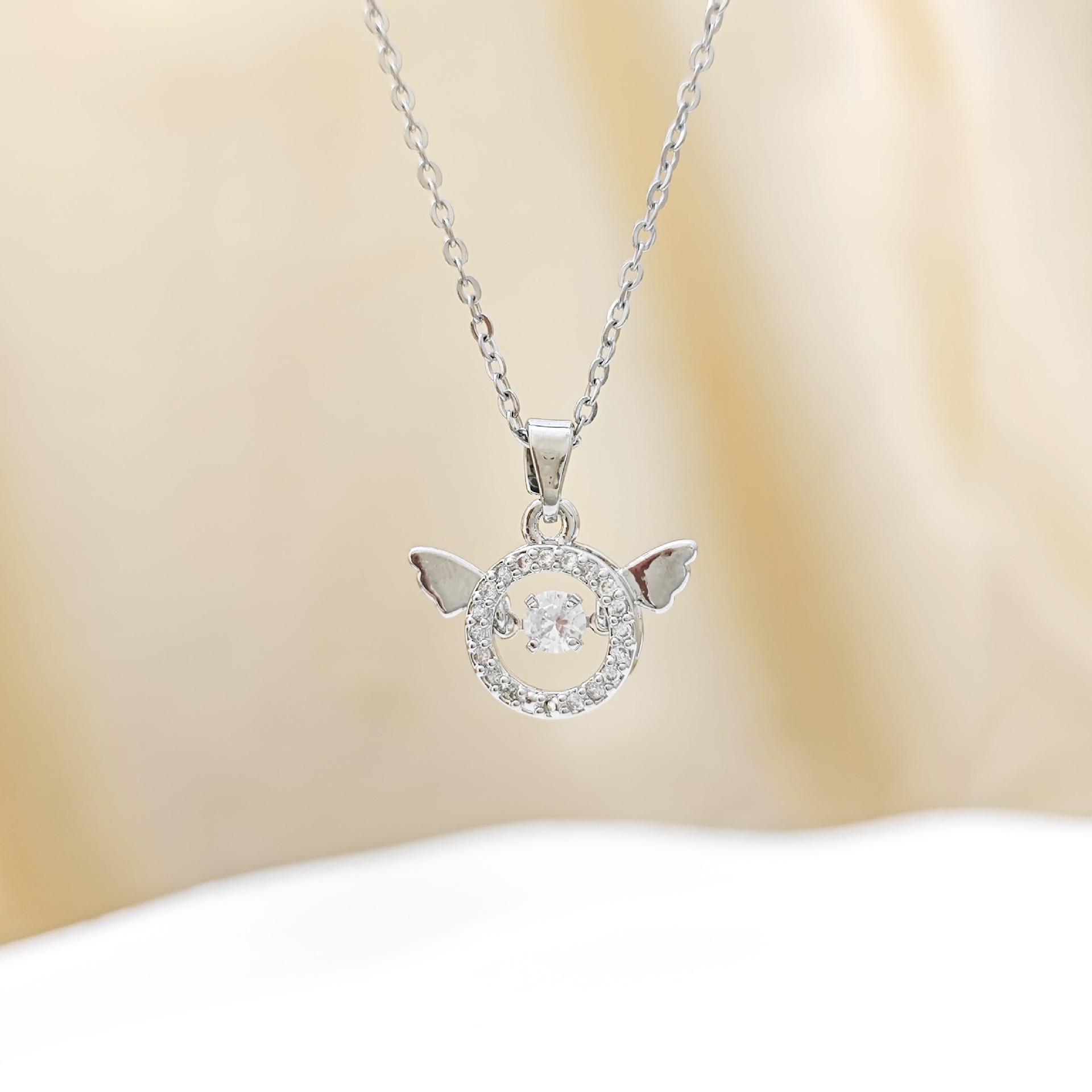 

Elegant Zirconia Angel Wings Necklace – High-End Lively Collarbone Chain Bestseller