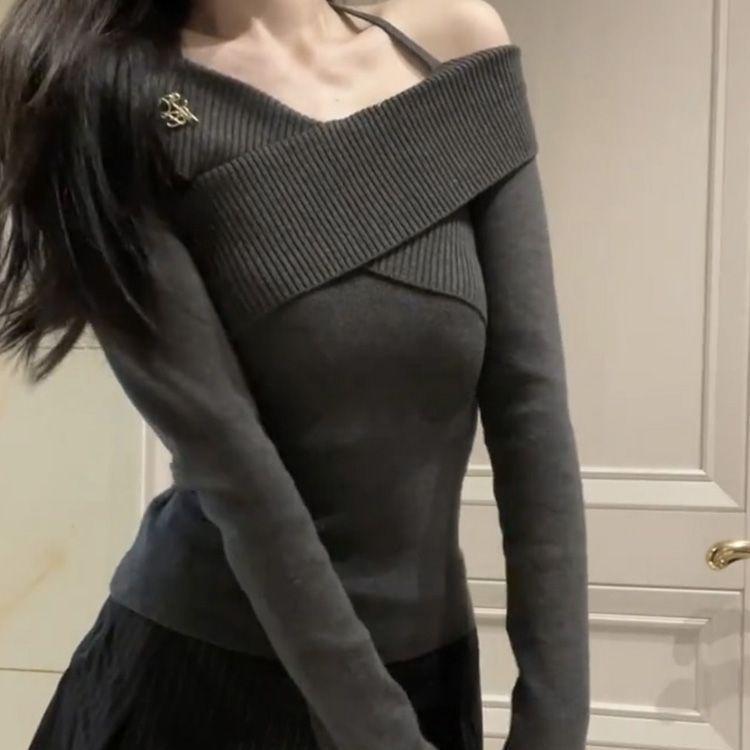 French Slim Fit Off-Shoulder Sweater: Solid Color, Irregular Knit Design for Women - Autumn/Winter Collection