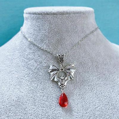 Gothic Punk High Quality Bat Pendant Necklace for Women Men Hip Hop Rock Vintage Metal Pendant Party Halloween Zircon Gift