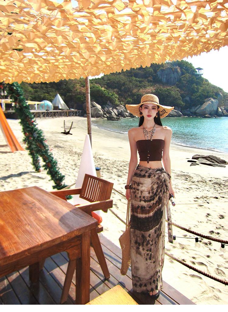 Yunnan Seaside Holiday Women's Strapless Vest & Retro Print Skirt Set