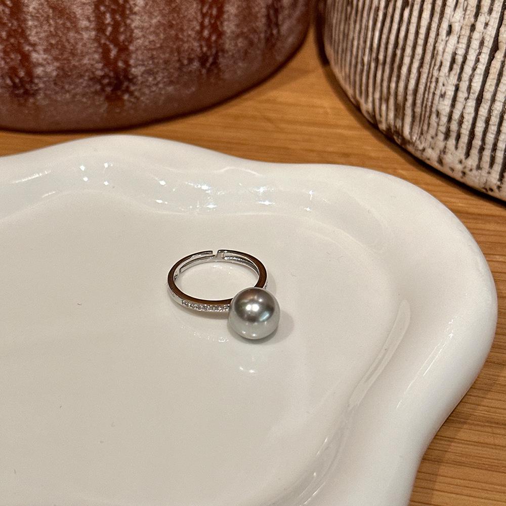 Exquisite Adjustable Ring with Imitation Austrian Pearl, Genuine Hemp, and Fine Diamond In Gray