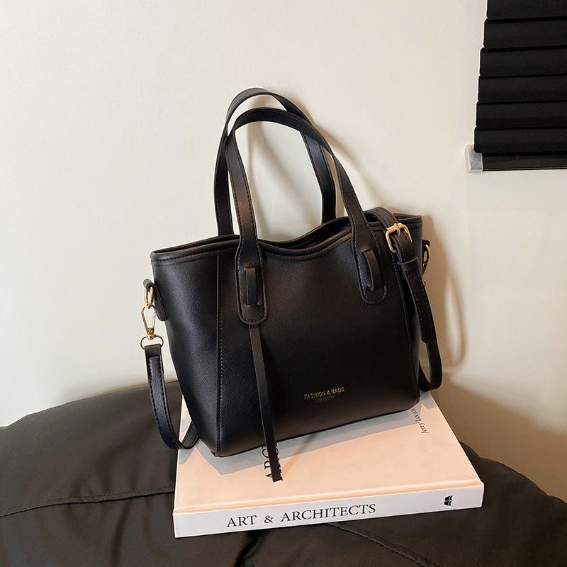 

Новые контрастные цвета, простая и универсальная ручная сумка-тоут, популярный темперамент весны и лета, текстурированная наплечная сумка-мессенджер чёрный