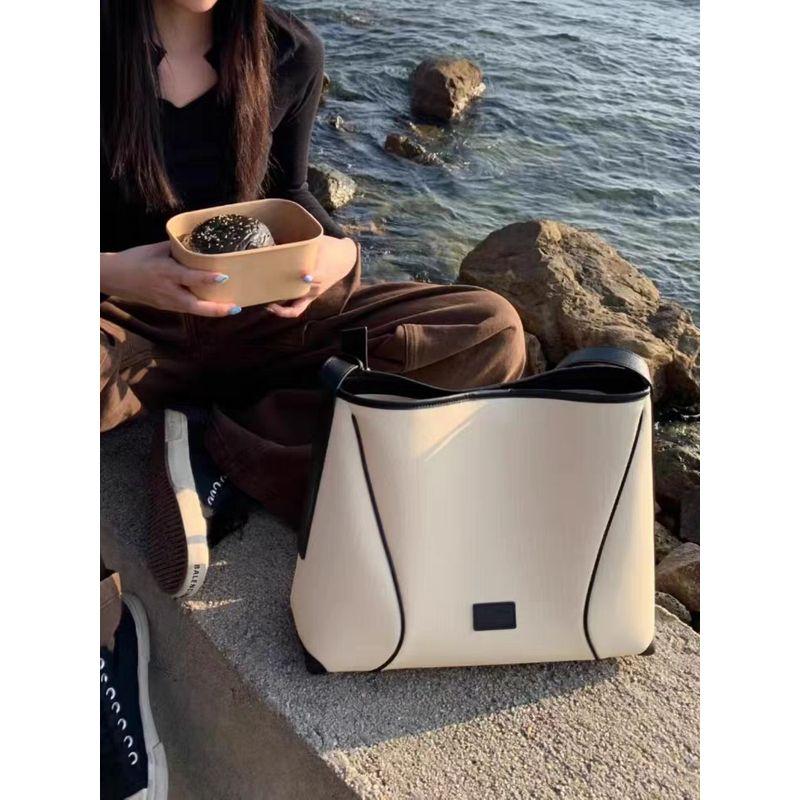 

South Korea Trendy Fashion Popular Bag Fashion Large Capacity Commuter Tote Oat Bran Hobo Shoulder Messenger Bag Beige White