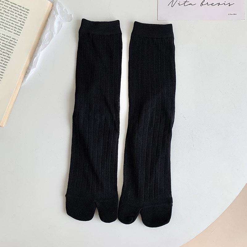 

Women s Two-Toe Split Cotton Socks, Japanese Mesh Design, Solid Color, Mid-Calf Length for Autumn and Summer. чорний