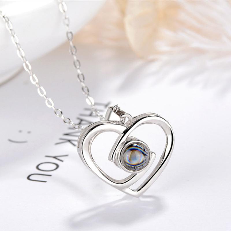 Colier cu Proiecție în Formă de Inimă Lanț Claviculă 100 de Limbi