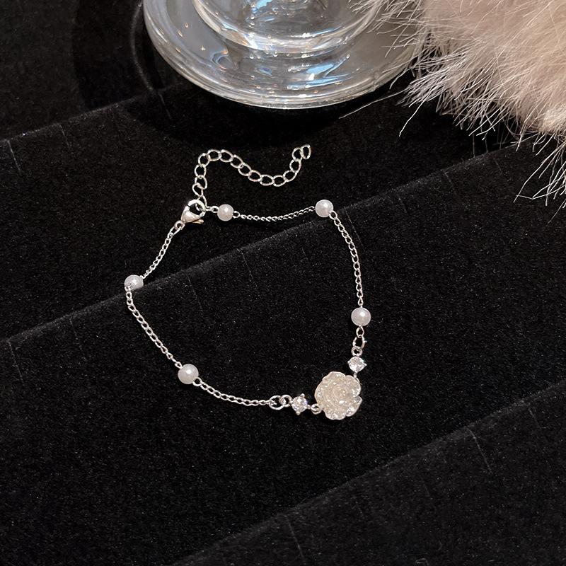 Popular Ultra-shiny Zircon Bracelet for Women, Versatile and High-end, New Chinese Style Vintage Butterfly Jewelry