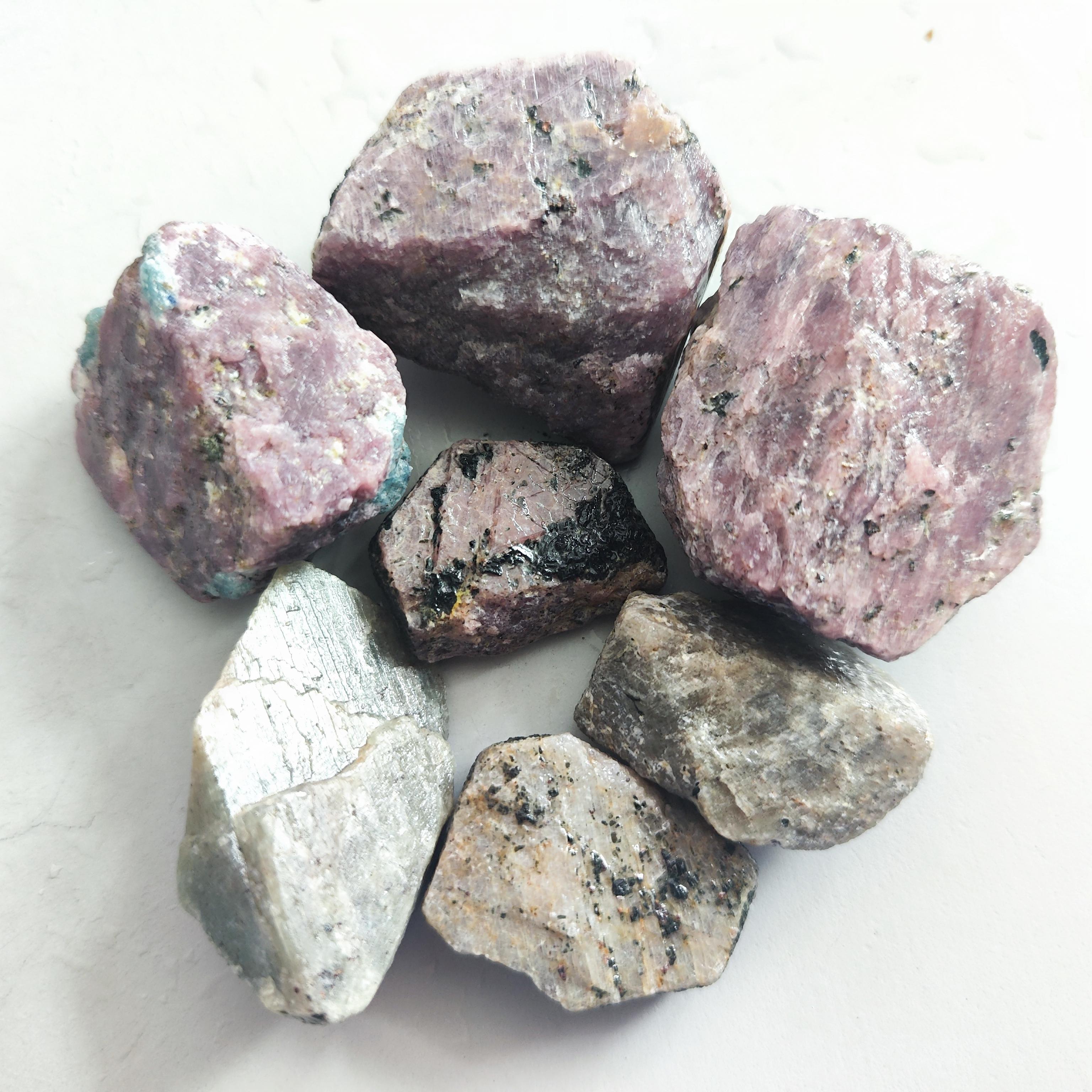 

Натуральные Настоящие Рубиновые Корундовые Камни Рубиновые Драгоценные Камни для Ювелирных Изделий Неправильной Формы Ультрафиолетовый Флуоресцентный Камень и Камень Кристаллы Irregular shape