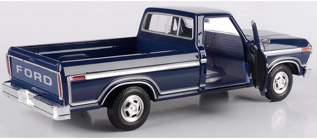 MOTORMAX Měřítko 1/24 Kovový model auta Ford F-150 Custom Pickup Truck 1979 (Modrý) [Paralelní import]