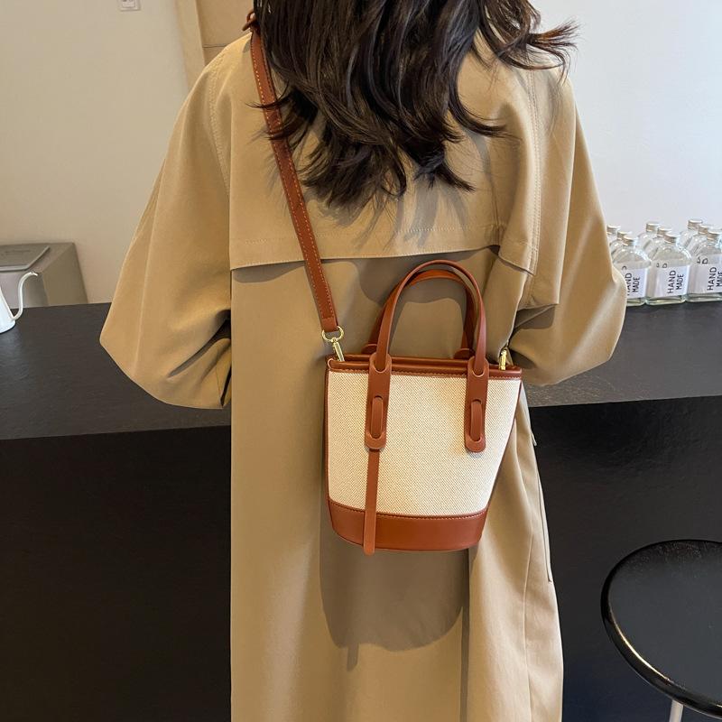 This Hand-held Bucket Bag Is A Niche, Versatile and High-end Single-shoulder Crossbody Bag