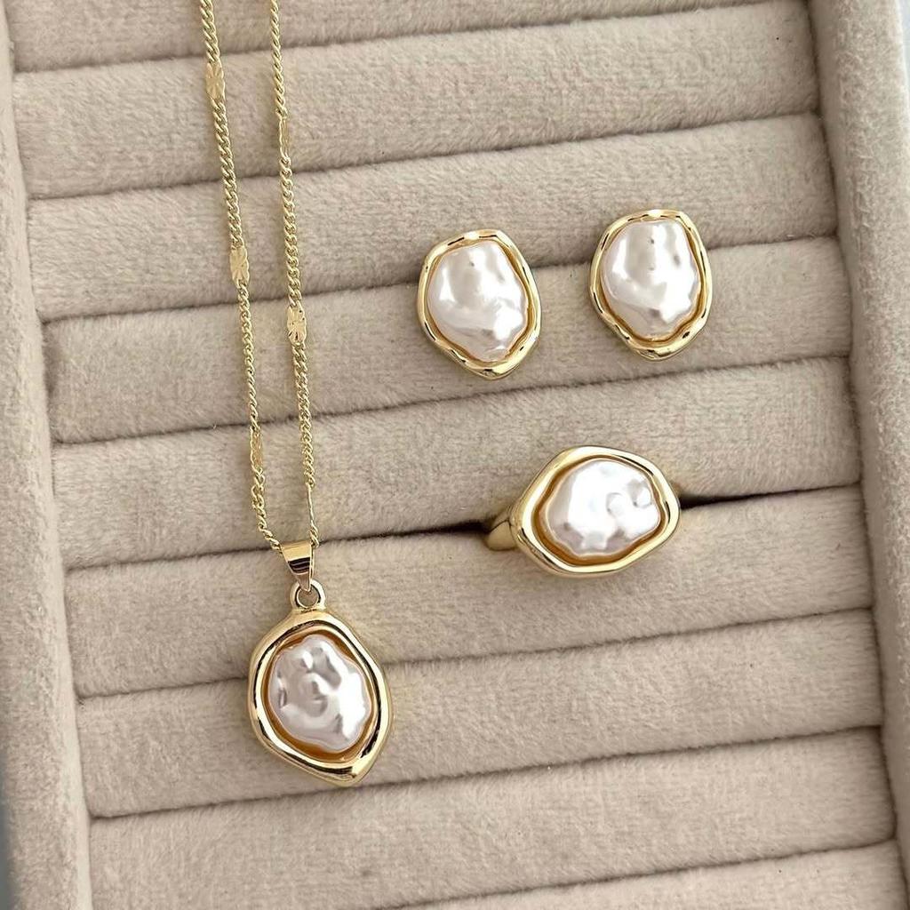Fashion Elegant Baroque Imitation Pearl Pendant Jewelry Set For Women Vintage Luxury Pearl Necklace Earring Ring Party Gift
