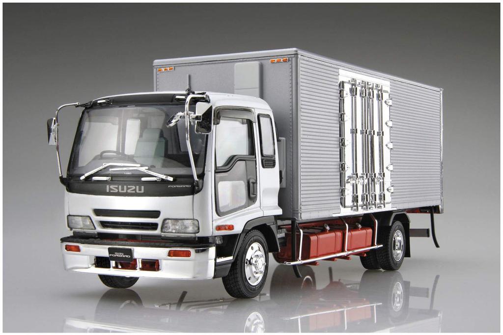Aoshima Bunka Kyozai Heavy Freight Series 5 Isuzu Forward Highstar Refrigerated Truck Plastic Model Kit 1/32 No.