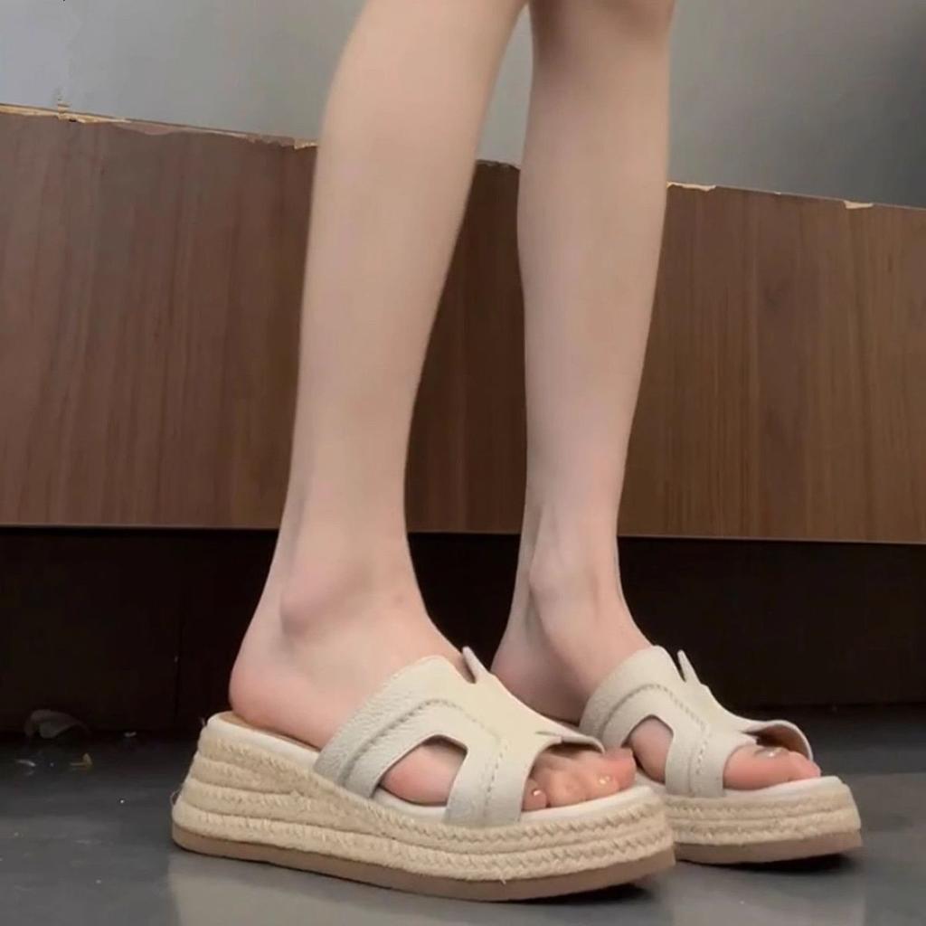 Zhao Ruth's Same One-word Cool Slippers for Women's Summer Wear 2025 New Straw-woven Half-mop Muffin Thick-soled High-heeled Sandals