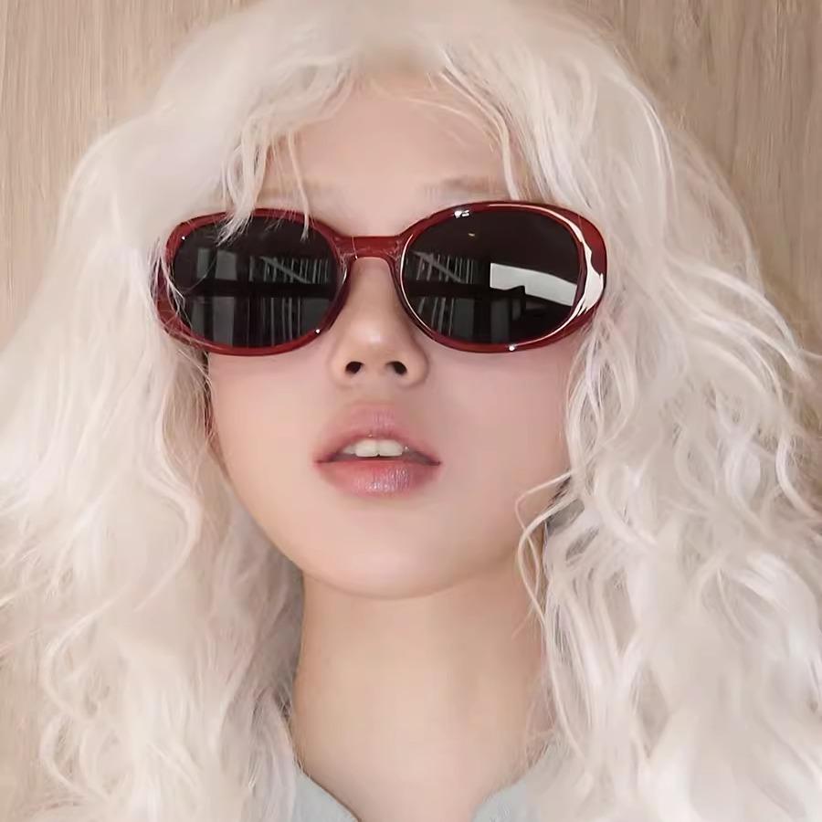 Sexy Small Oval Sunglasses for Women New Fashion Black Red Sun Glasses Female Vintage Colorful Shade Eyeglass