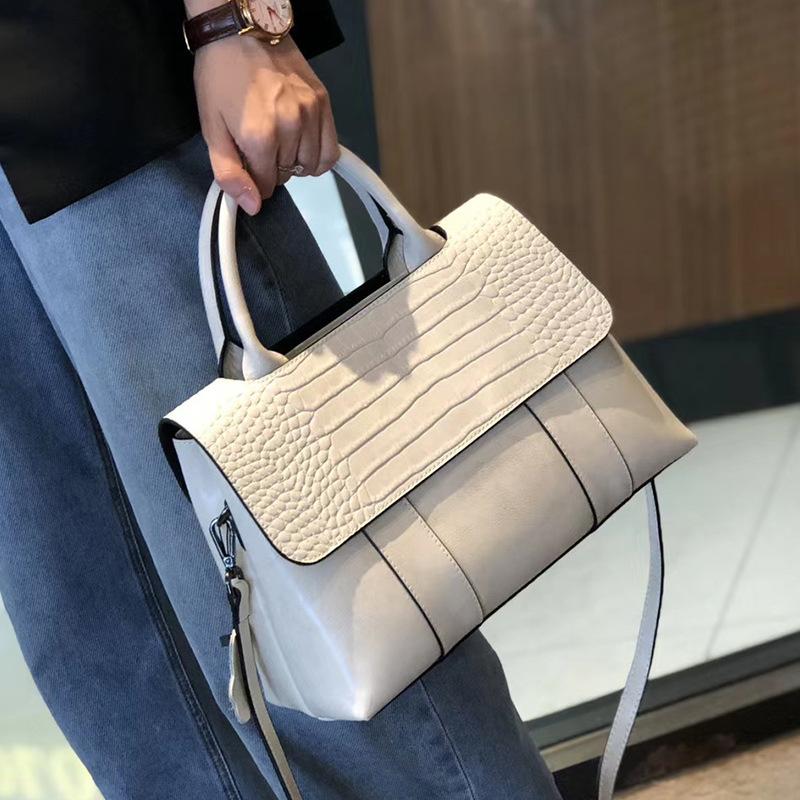 Fashion Leather New Portable Tote Bag Women's Commuter Versatile Large-capacity High-end Shoulder Messenger Bag