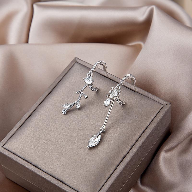 Fairy Butterfly Fringed Earrings Collection, Metal Wind Diamond Chain Earrings Exaggerated And Thin Stud Earrings