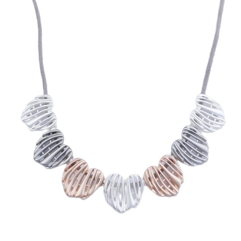 New matte hollow love leaf necklace women's creative high-end heart-shaped versatile neck chain