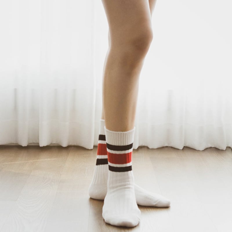 REDSSOCKSOO Unisex Red-Black Knit Lip Socks Rssw082