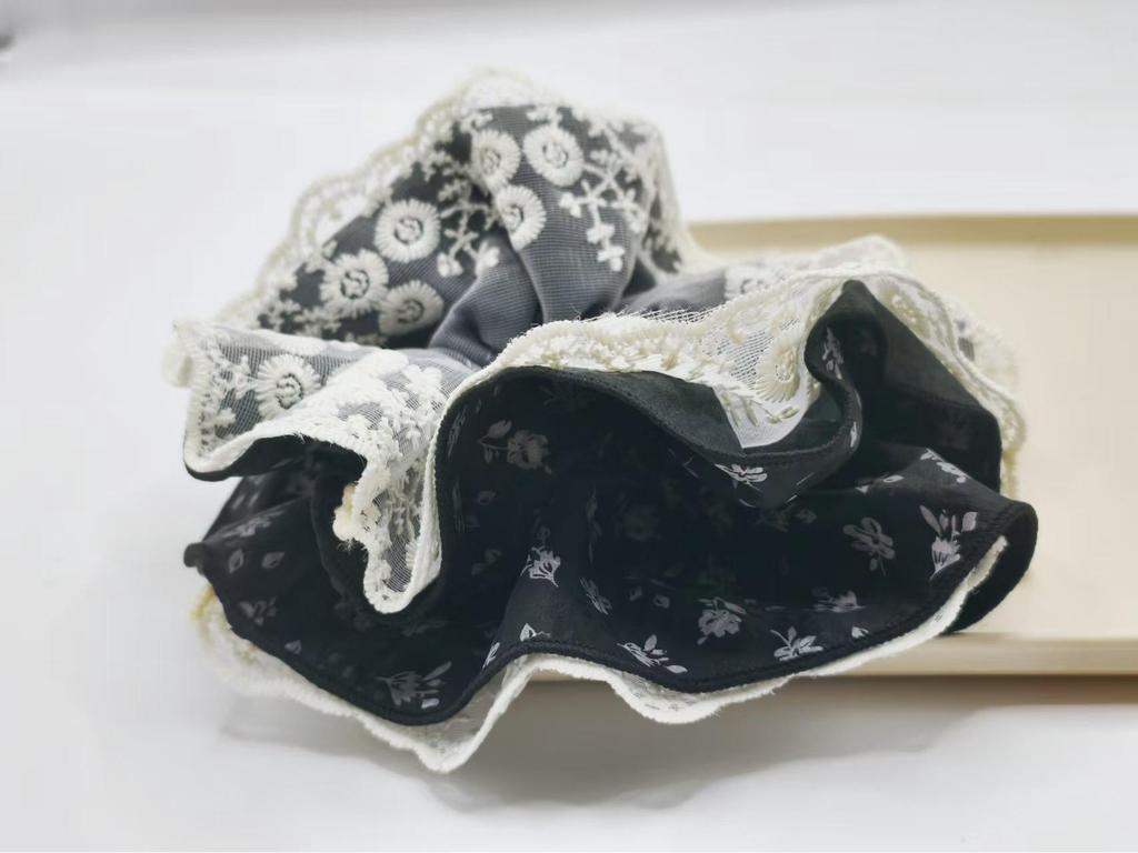 Multi-Layer Floral Lace Lolita Hair Tie