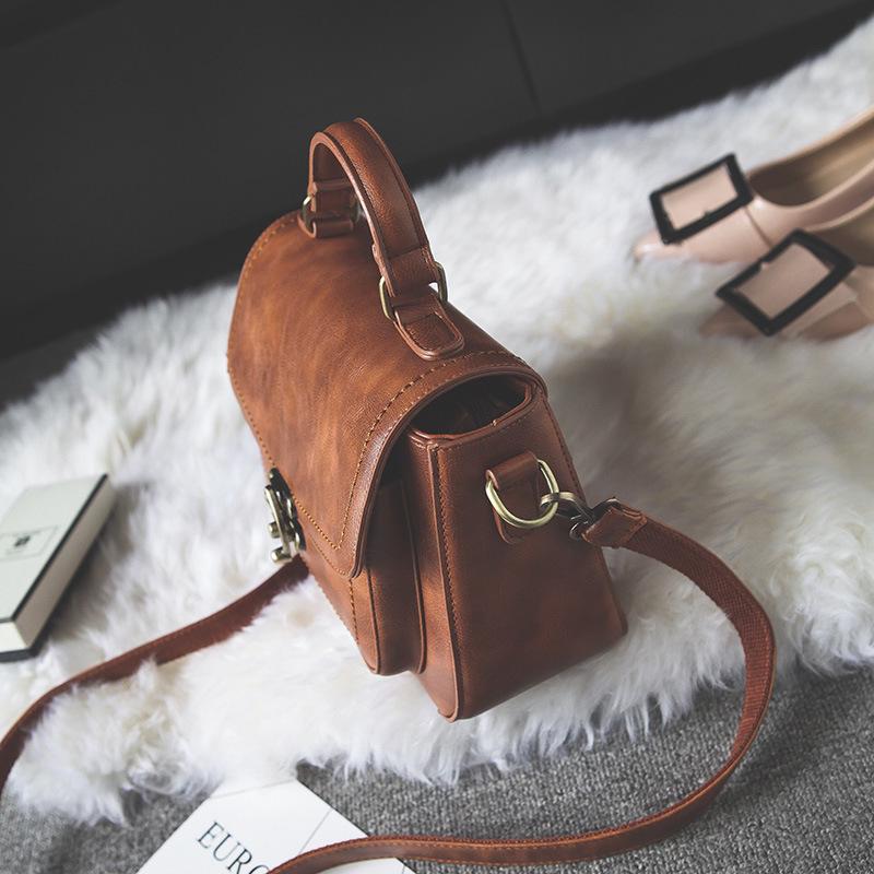 2025 new small square bag retro style portable bag retro lock popular women's bag simple small bag