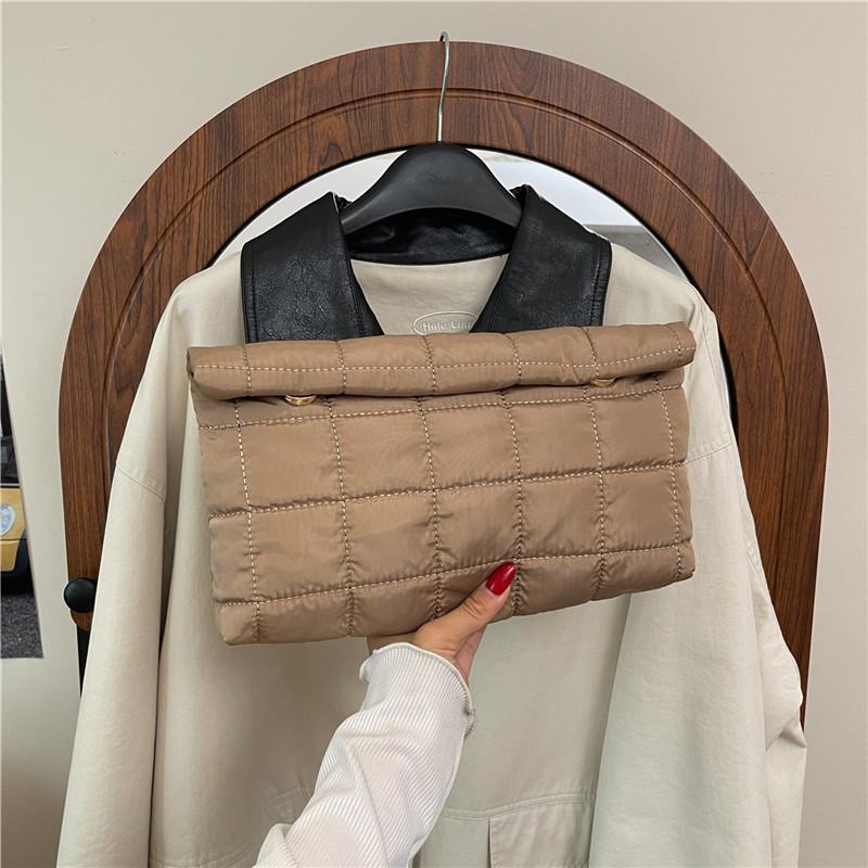Niche fashion embroidery thread hand-held cosmetic bag women's 2025 autumn new trend plaid pleated portable small square bag