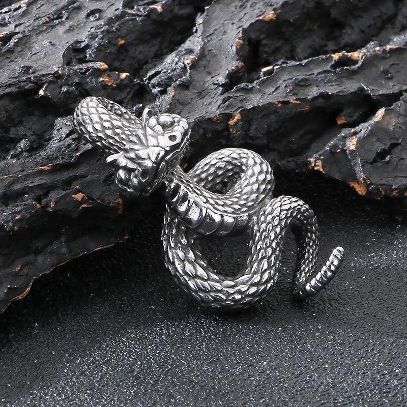 Dark Personalized Python Pendant, Punk Style Retro Casting Boiled Black Clear Light Men'S Stainless Steel Snake Pendant
