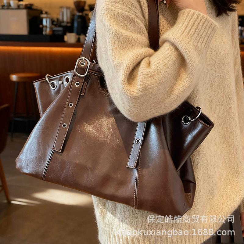 Niche Design Portable Tote Bag Women's 2025 New Trendy Commuter Large-capacity Bag High-end Shoulder Armpit Bag