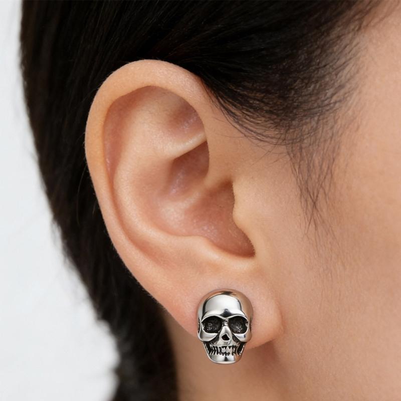 Skull Studs Pair, Vintage Gothic Alloy Design with Stud Back Closure for Halloween Parties and Edgy Outfit Styling