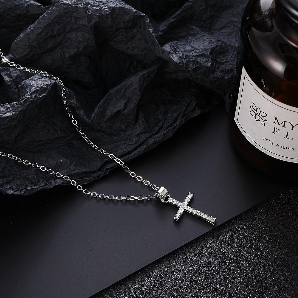 Versatile Cross Necklace Fashionable Personalized Diamond Necklace