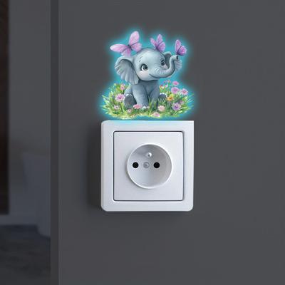 Modré Světlo Roztomilý Slon Květina Motýl Zásuvka Nástěnné Samolepky Kreativní Samolepky na Zásuvku