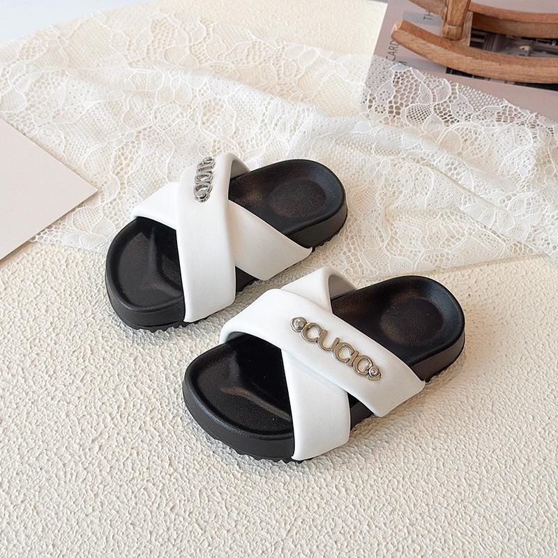 Thick-Soled Slip-On Celebrity Toe-Covering Slippers for Girls - 2026 Fashionable, Versatile, Comfortable Casual Beach Shoes