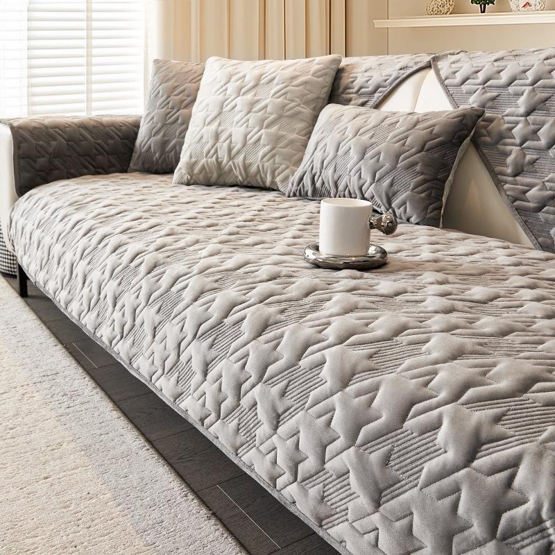 Sofa Seat Slipcovers Solid Color Plush Jacquard Housse Canape Dangle Sofa Protector Home Decor Fleece Sofa Cover for Winter Warm