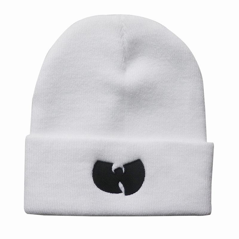 

Bat WUTANG Embroidered knitted hat, street dance ski hat, pullover hat for men and women, student autumn and winter cold weather hat Adjustable белый