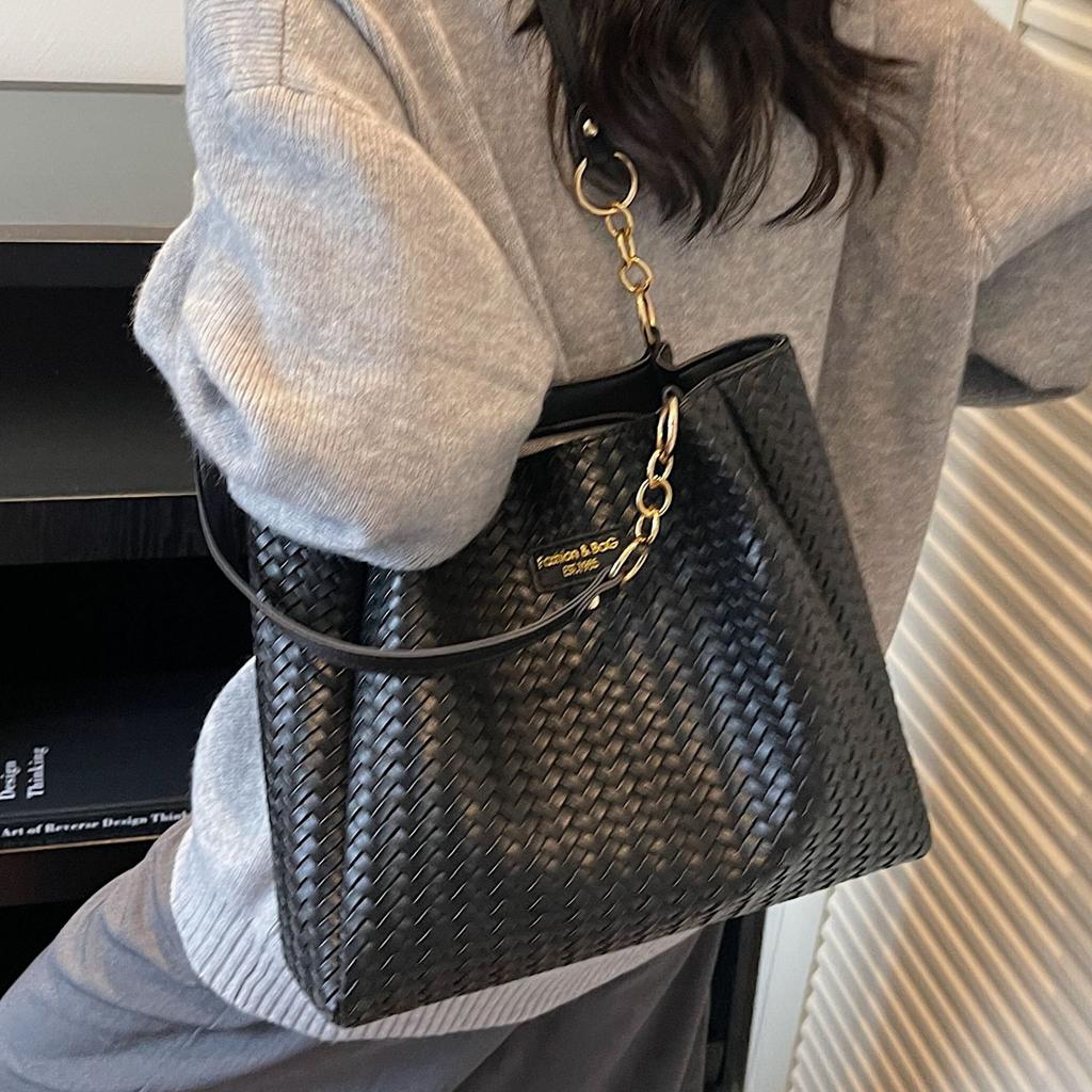 Tote bag women's 2025 new casual retro commuter bag large capacity shoulder bag woven underarm bag