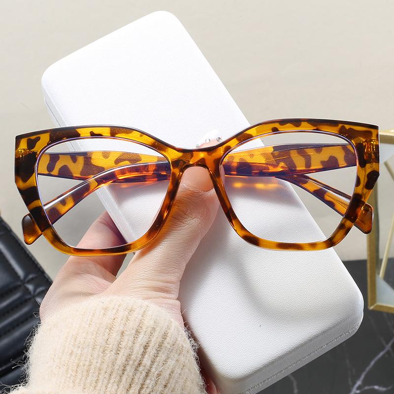Fashion Women Retro Cat Eye Glasses Frame Trend Flat Light Eyeglasses Women Simple Cateye Anti Blue Light Computer Glasses