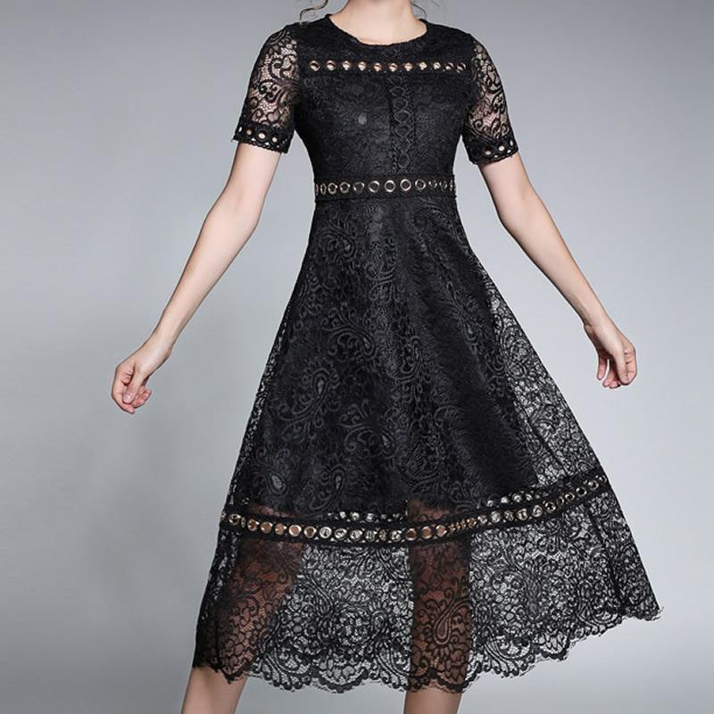 Abito da Cocktail da Donna in Pizzo Floreale Sweetheart Aderente e Svasato per Eleganti Serate