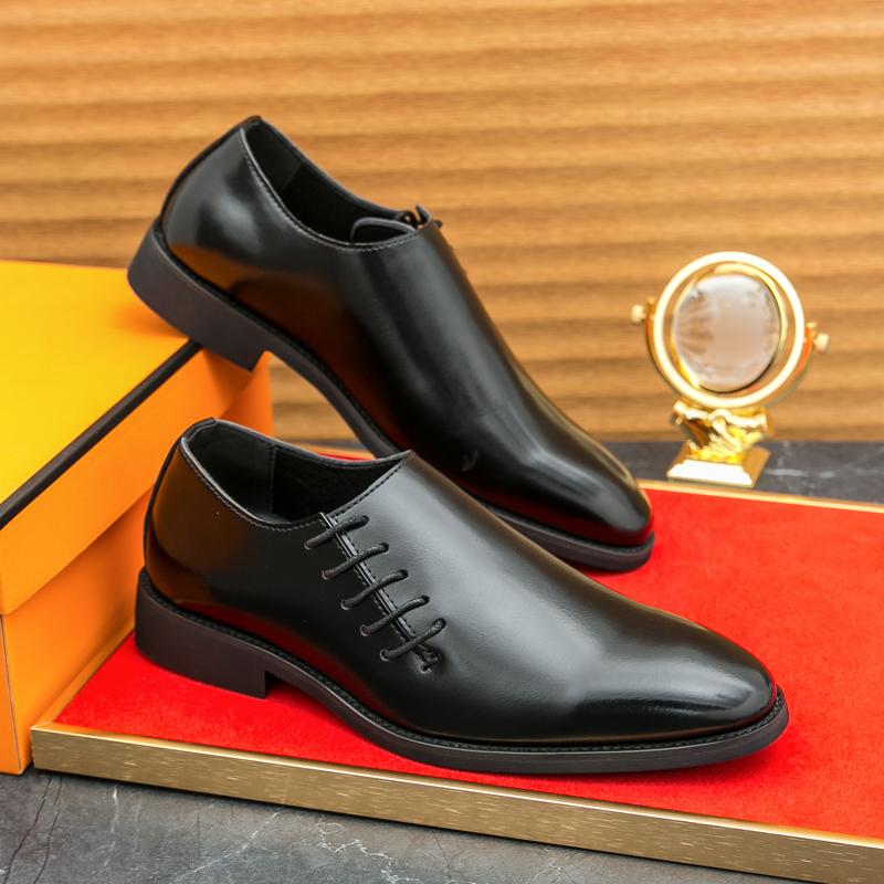 New Outdoor High QualityClassic Pointed Toe Non-Slip  Lace-Up Lightweight Soft BottomWalking Shoes for  Men Casual Shoes Leather