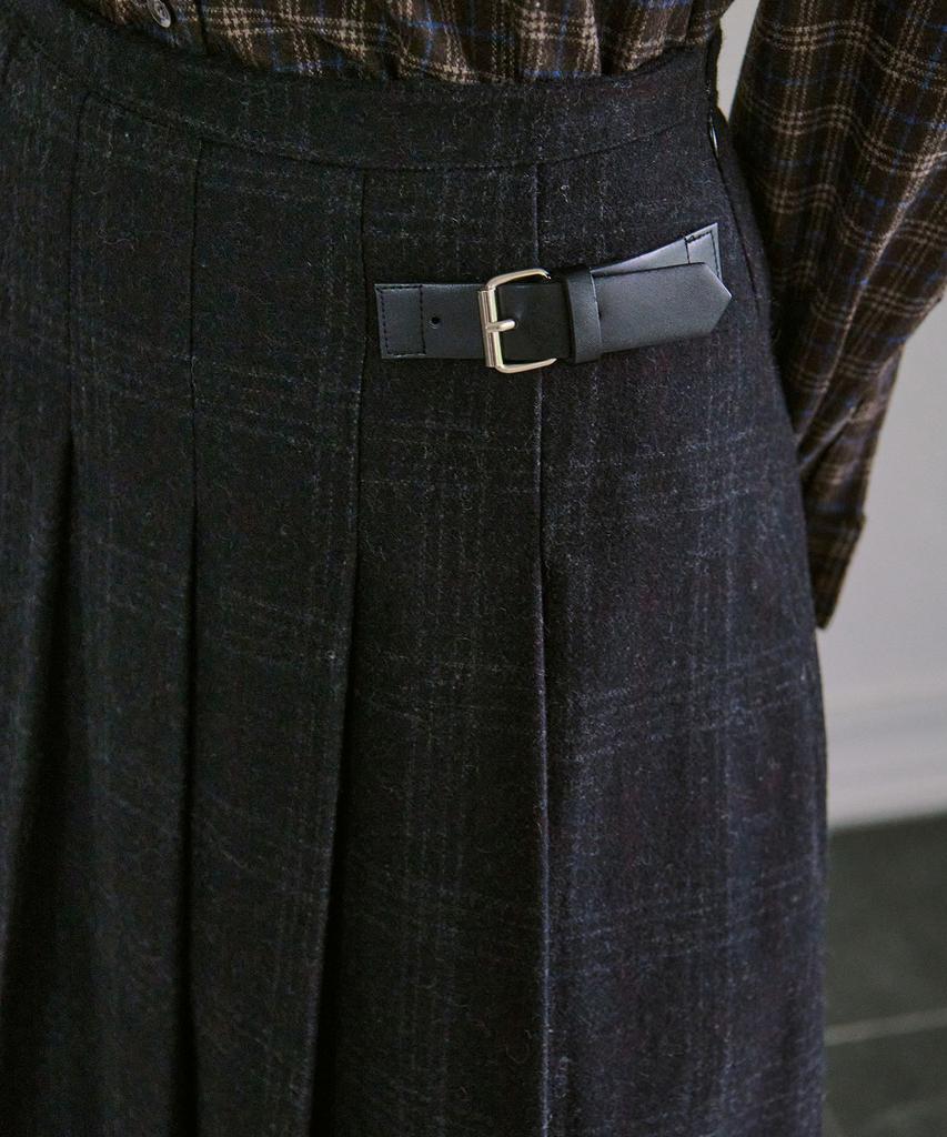 Awi Pleated Wool Check Skirt_Black