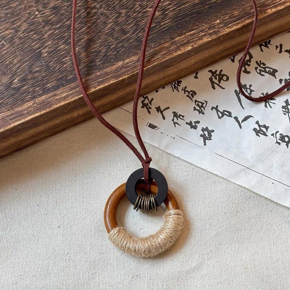 

Boho Wooden Pendant Necklace Leather Chain Clothing Pendant Vintage Collar Decoration Gifts 3