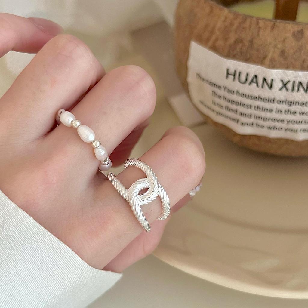Simple Geometric Open Crossover Ring for Women – Versatile, Fashionable, and Uniquely Designed.