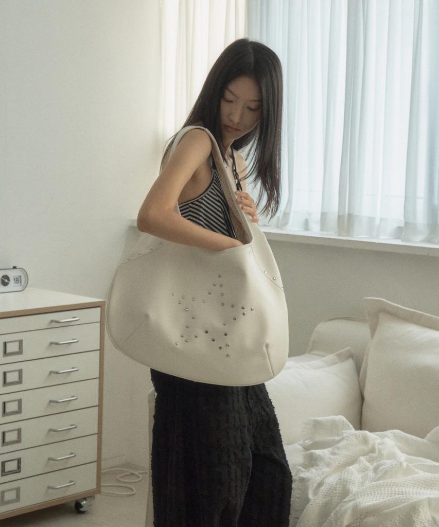 Setup-Exe Star Hobo Bag / White