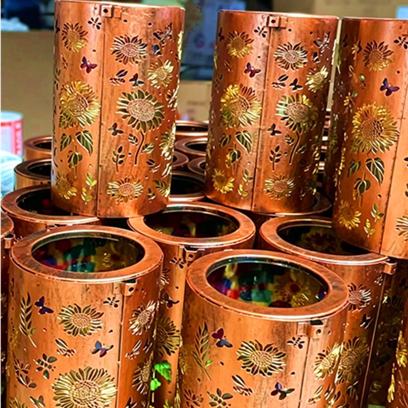 Waterproof Solar Sunflower Lantern: Wrought Iron Projection Lamp for Outdoor Courtyard Decoration