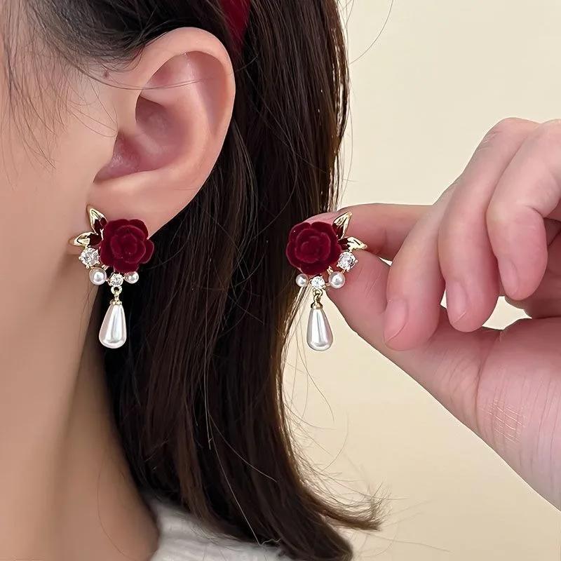 New Wine Red Velvet Rose Pearl Earrings for Women Vintage Red Rose Elegant High-end Studs Earrings Jewelry Accessories