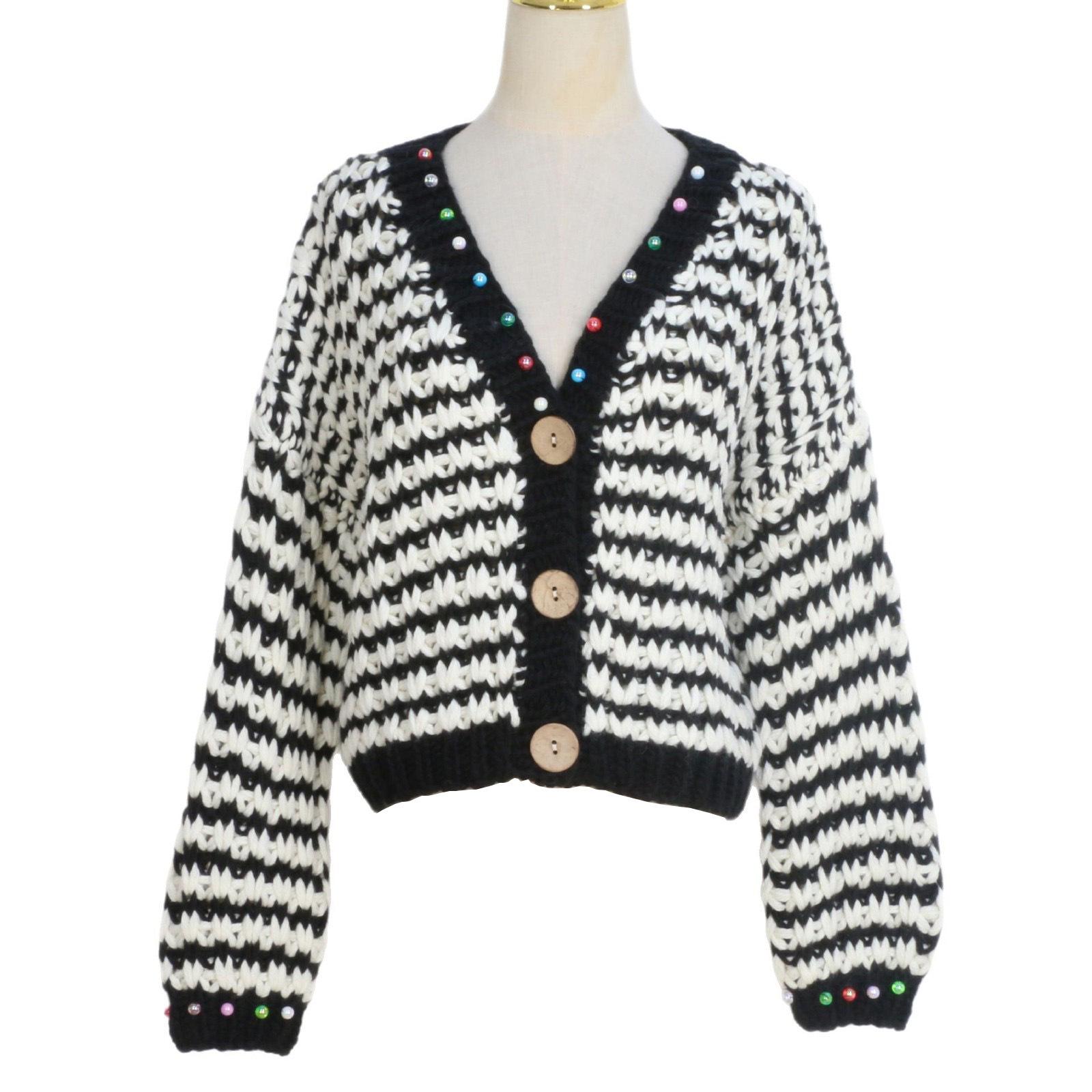 

European & American Retro Striped V-neck Loose Cardigan: Women’s Lazy Style Short Fashion Long Sleeve Sweater Large