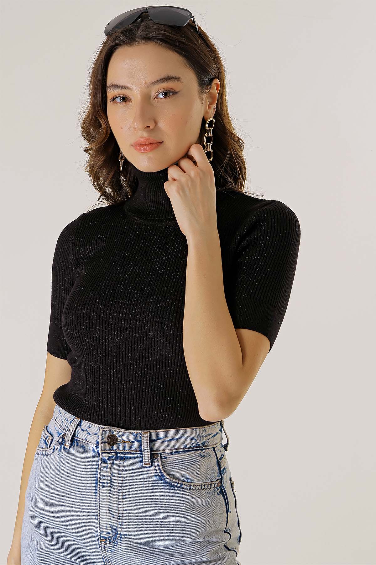 

Свитер из вискозы и блестящей лайкры с воротником и короткими рукавами